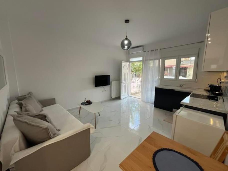 House B Diavata, Thessaloniki Apartment ภายนอก รูปภาพ