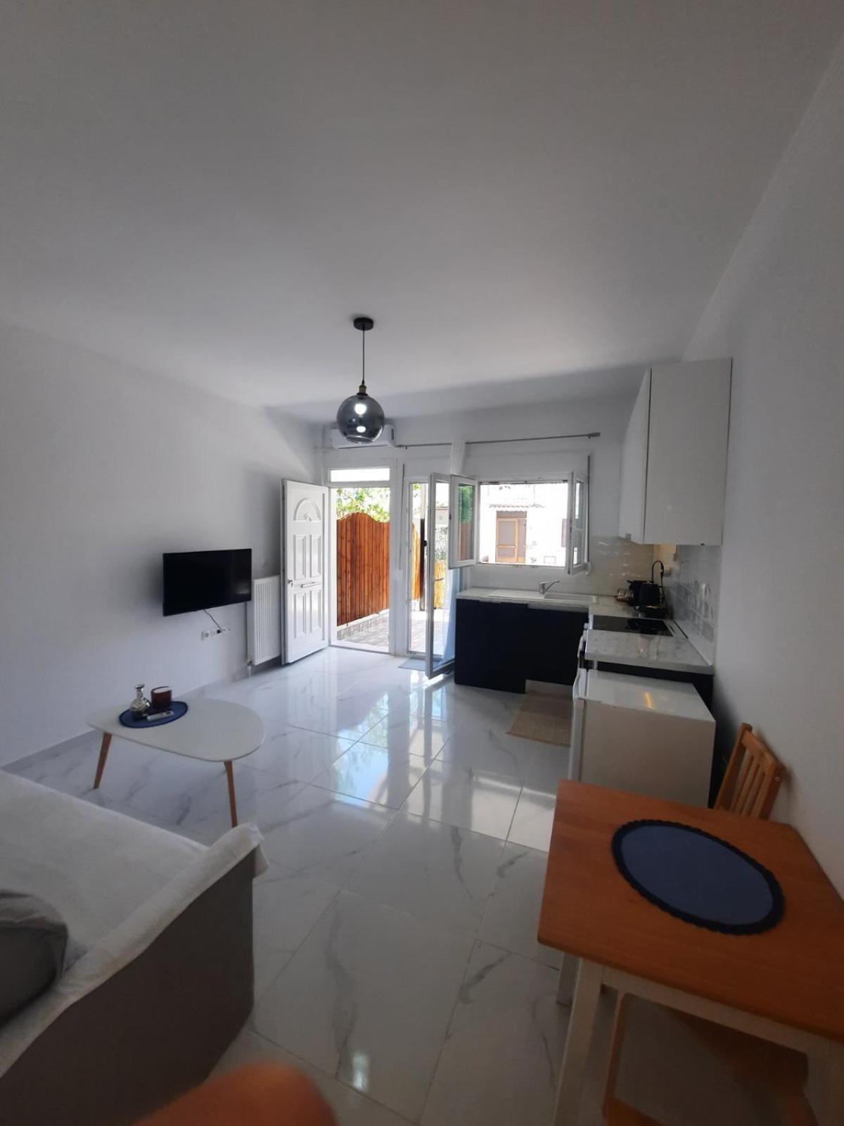 House B Diavata, Thessaloniki Apartment ภายนอก รูปภาพ