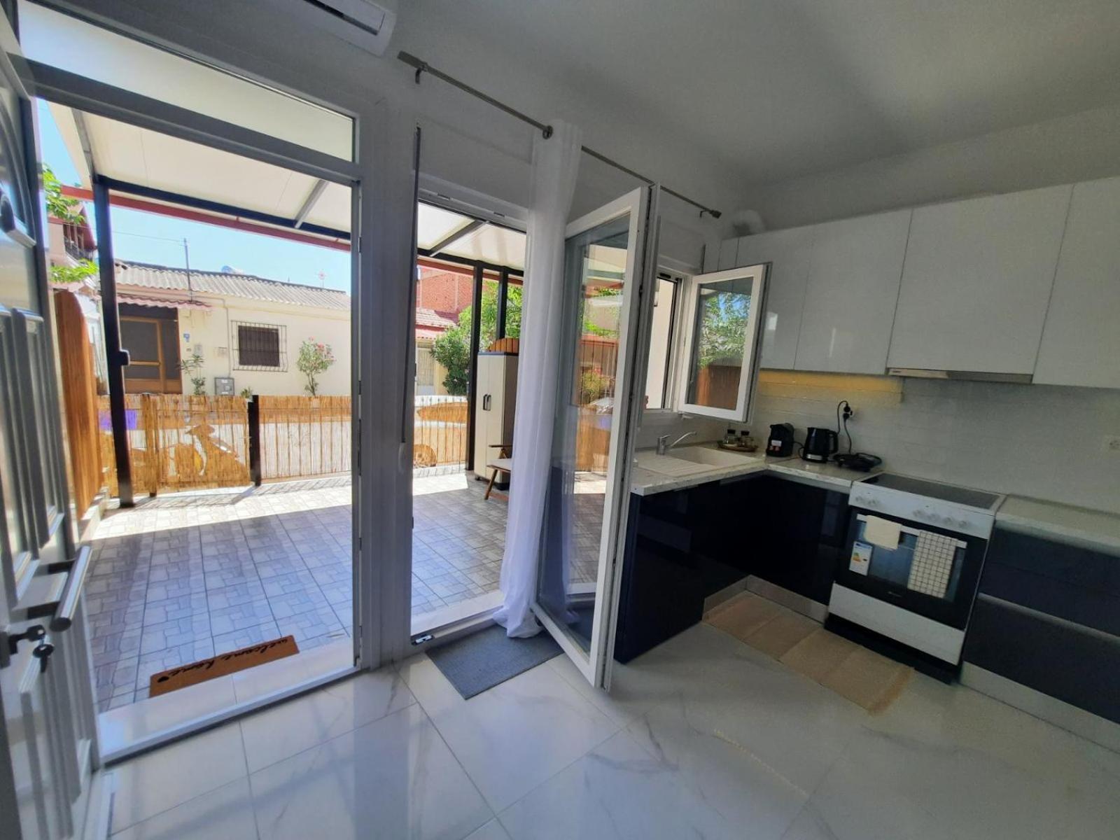 House B Diavata, Thessaloniki Apartment ภายนอก รูปภาพ
