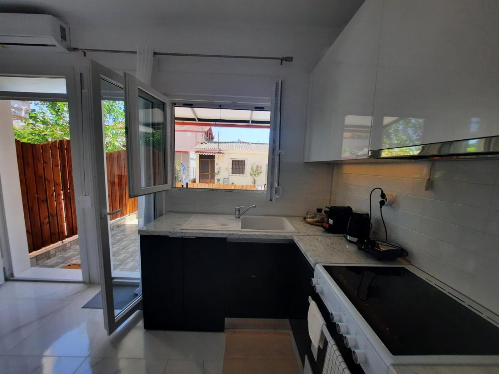 House B Diavata, Thessaloniki Apartment ภายนอก รูปภาพ